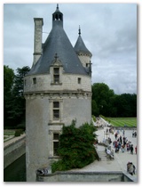 Turm vor dem Schloss Chenonceau