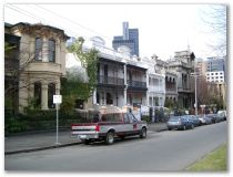 Eine Häuserzeile in Melbourne